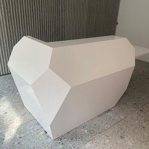 Стойка ресепшн из акрила Glacier White Corian